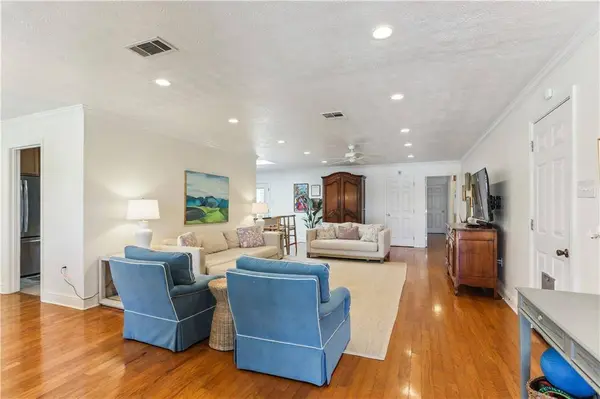 1408 PAPWORTH AVE, Metairie, LA 70005