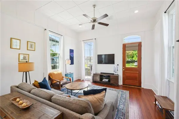 8517 WILLOW ST, New Orleans, LA 70118