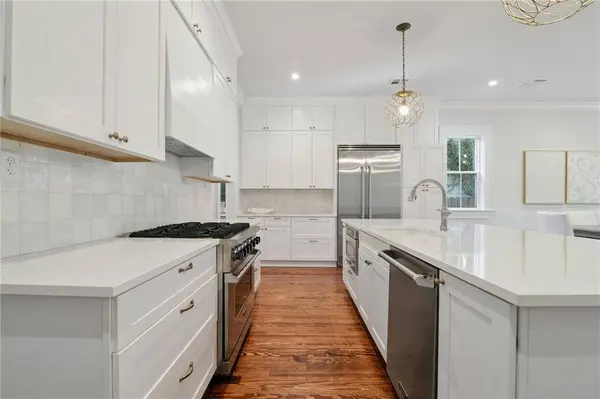 6112 LAUREL ST, New Orleans, LA 70118