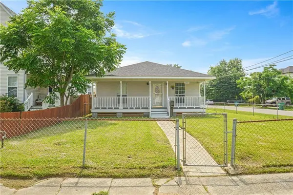 1401 CLAIBORNE DR, Jefferson, LA 70121