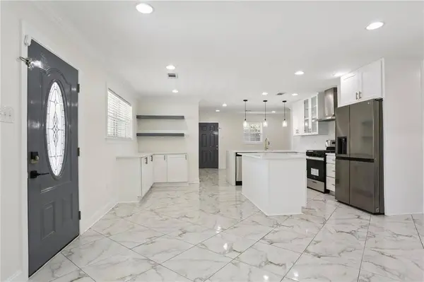 8021 VERSAILLES ST, Metairie, LA 70003