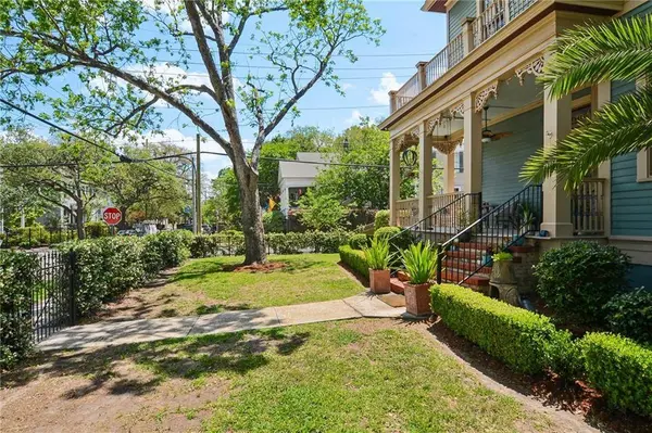 2104 GENERAL PERSHING ST, New Orleans, LA 70115