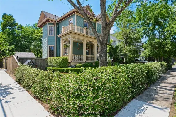 2104 GENERAL PERSHING ST, New Orleans, LA 70115