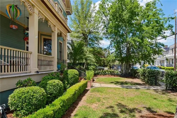 2104 GENERAL PERSHING ST, New Orleans, LA 70115