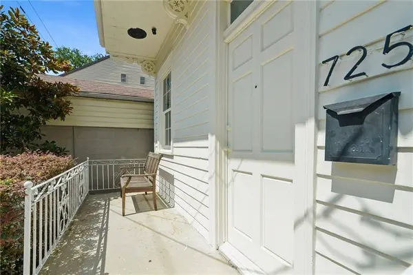 725 ROBERT ST, New Orleans, LA 70115