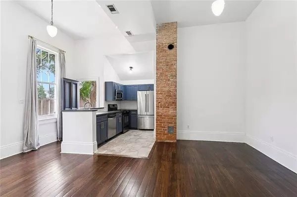 5219 MAGAZINE ST #A, New Orleans, LA 70115