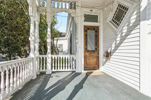 1902 GENERAL PERSHING ST, New Orleans, LA 70115