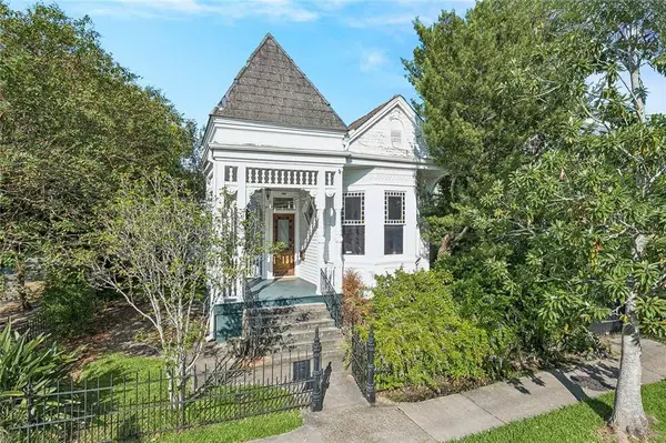 1902 GENERAL PERSHING ST