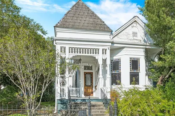 1902 GENERAL PERSHING ST, New Orleans, LA 70115
