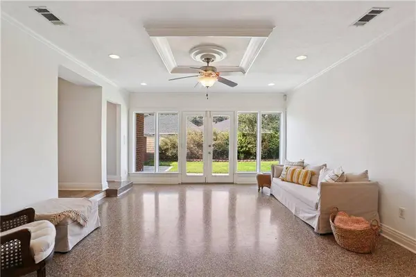 521 EMERALD ST, New Orleans, LA 70124