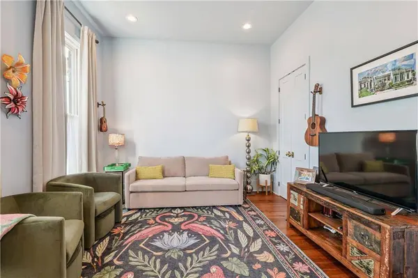 3801 ANNUNCIATION ST, New Orleans, LA 70115