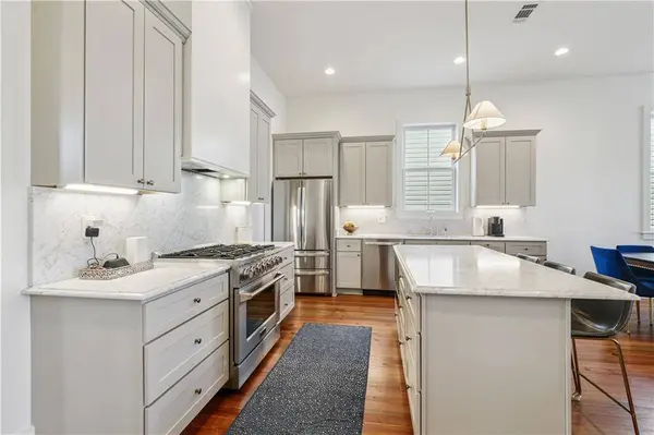 3801 ANNUNCIATION ST, New Orleans, LA 70115