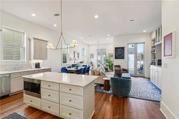 3801 ANNUNCIATION ST, New Orleans, LA 70115