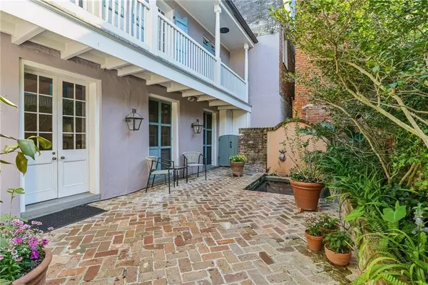 928 GOVERNOR NICHOLLS ST, New Orleans, LA 70116