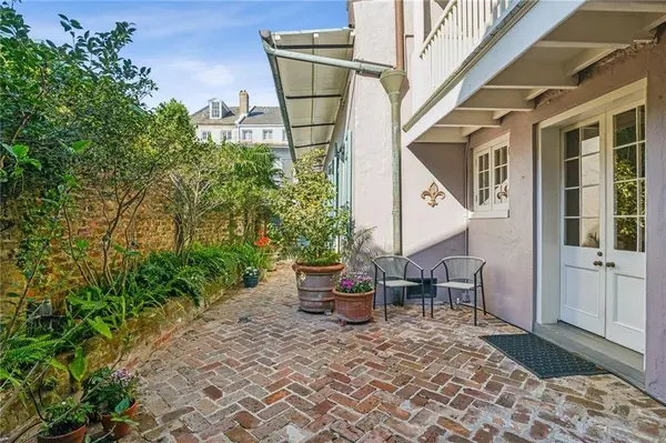 928 GOVERNOR NICHOLLS ST, New Orleans, LA 70116