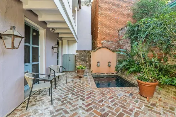 928 GOVERNOR NICHOLLS ST, New Orleans, LA 70116