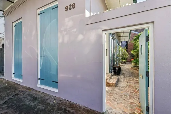 928 GOVERNOR NICHOLLS ST, New Orleans, LA 70116