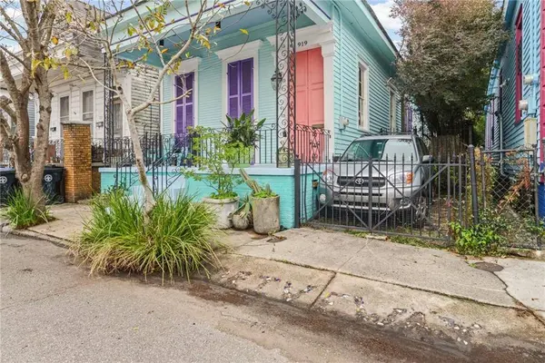 919 FRANKLIN AVE, New Orleans, LA 70117