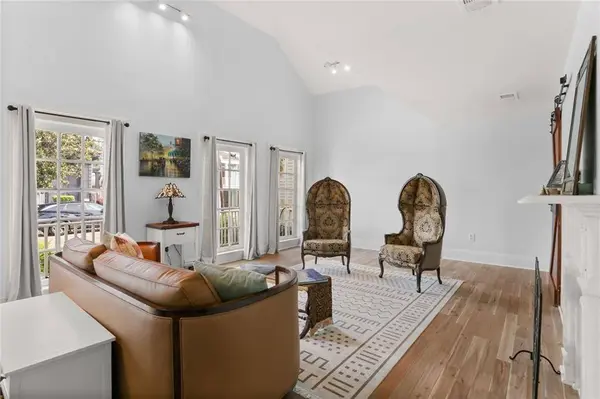 3714 LAUREL ST, New Orleans, LA 70115