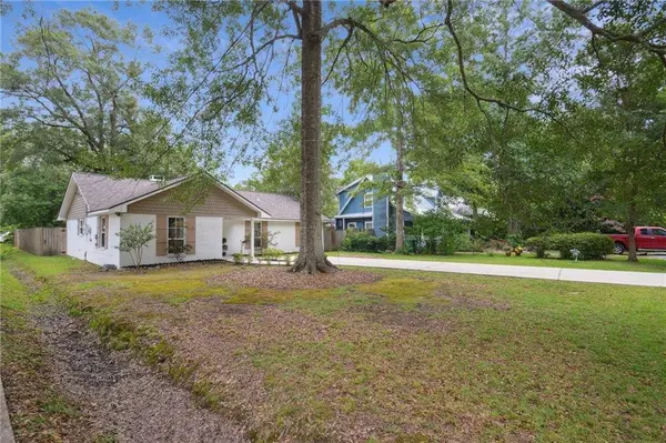 1028 W 23RD AVE, Covington, LA 70433