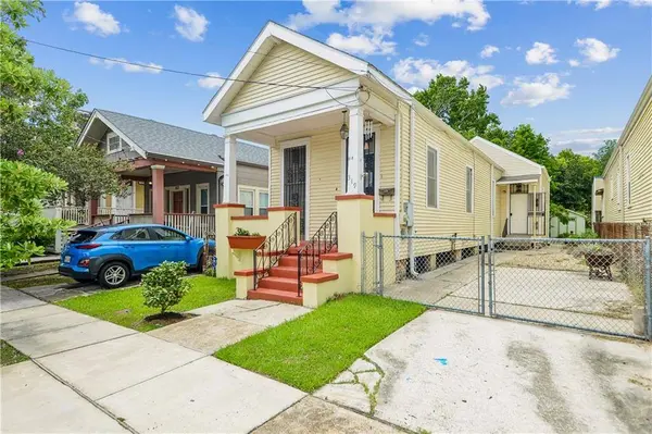 319 S MURAT ST, New Orleans, LA 70119