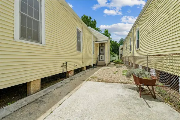 319 S MURAT ST, New Orleans, LA 70119