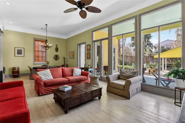 818 BORDEAUX ST, New Orleans, LA 70115