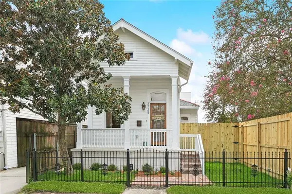 3728 LAUREL ST, New Orleans, LA 70115