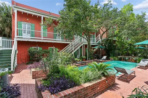 1022 ST PETER ST #203, New Orleans, LA 70116