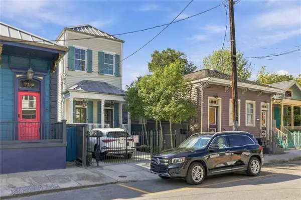 2230 CHARTRES ST