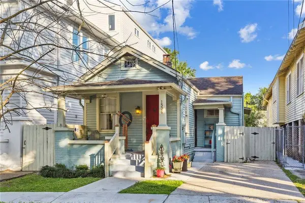 1326 LOWERLINE ST, New Orleans, LA 70118