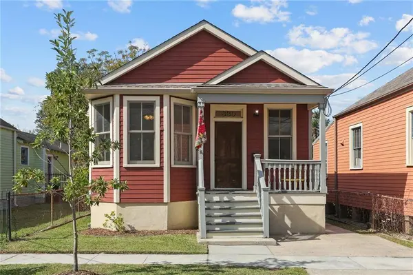 830 DESLONDE ST, New Orleans, LA 70117
