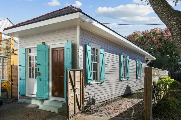 829 MONTEGUT ST, New Orleans, LA 70117