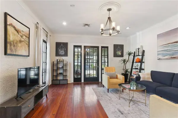 2738 CALHOUN ST, New Orleans, LA 70118