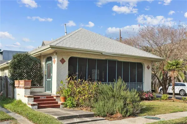 2738 CALHOUN ST, New Orleans, LA 70118