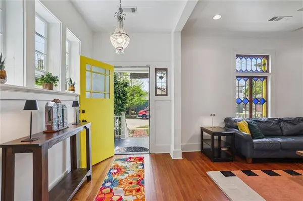 1019 BELLECASTLE ST, New Orleans, LA 70115