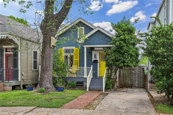 1019 BELLECASTLE ST, New Orleans, LA 70115