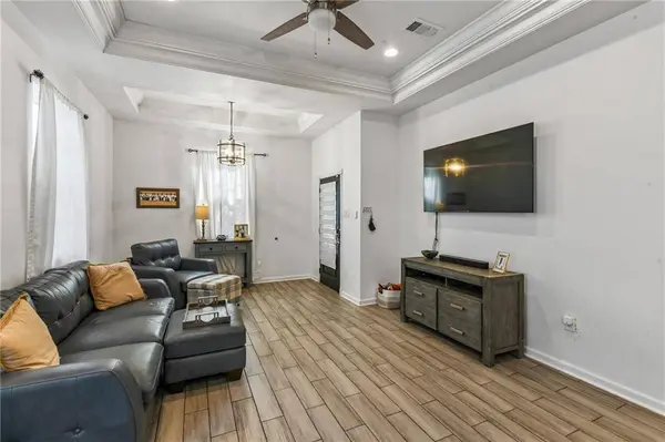 8731 PEAR ST, New Orleans, LA 70118