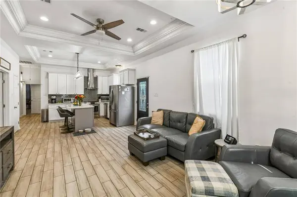 8731 PEAR ST, New Orleans, LA 70118