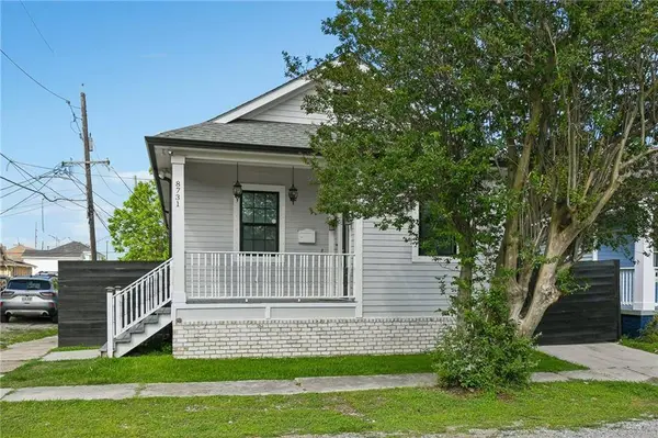 8731 PEAR ST, New Orleans, LA 70118