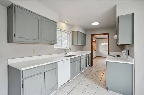 2020 STALL DR, Harvey, LA 70058