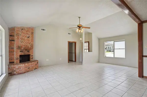 2020 STALL DR, Harvey, LA 70058