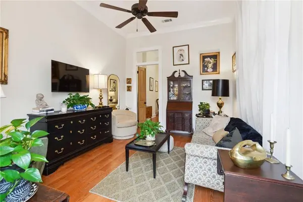 2820 22 CONSTANCE ST, New Orleans, LA 70115