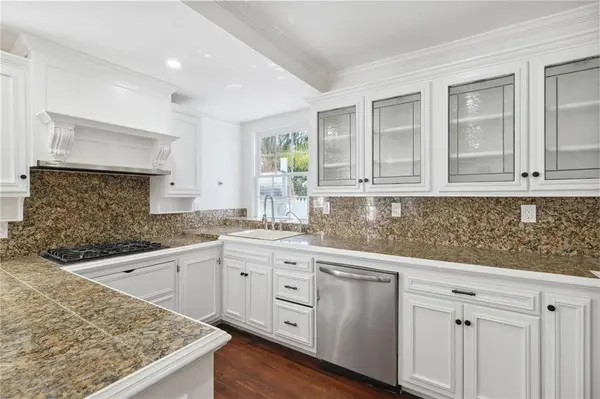 8205 MAPLE ST, New Orleans, LA 70118