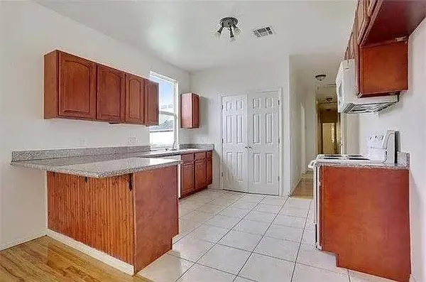 4221 FRERET ST, New Orleans, LA 70115