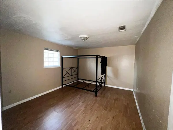 2009 PLAZA DR, Chalmette, LA 70043