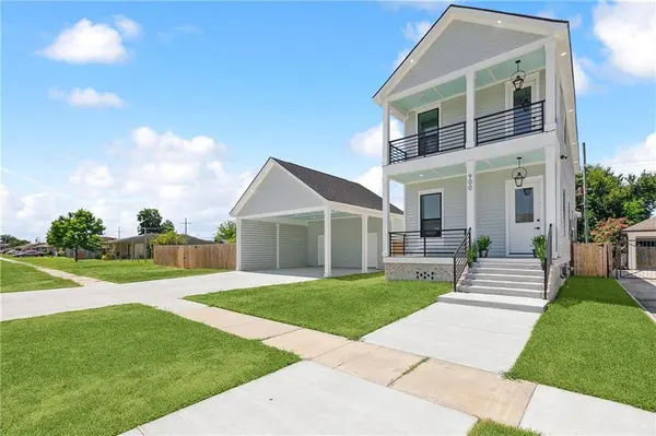 900 PERRIN DR, Arabi, LA 70032