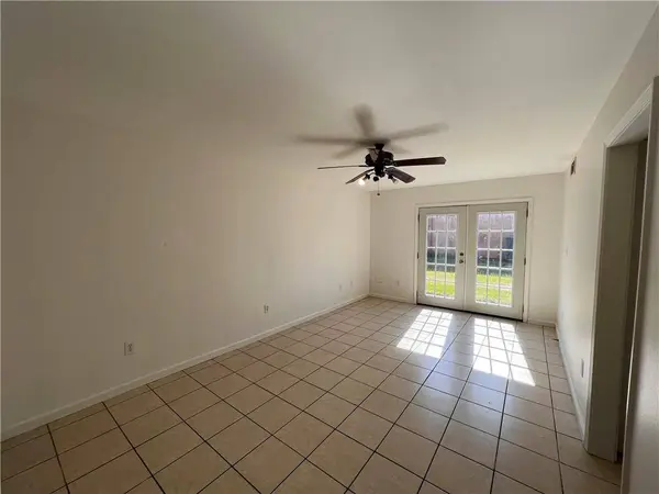 2525 RIVERLAND DR, Chalmette, LA 70043
