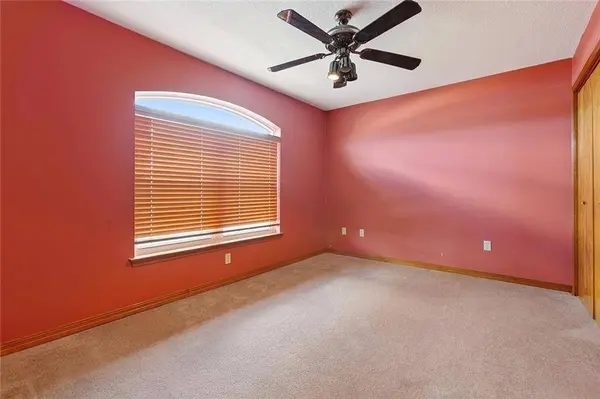 8404 GALLEON DR, Chalmette, LA 70043