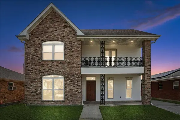 8404 GALLEON DR, Chalmette, LA 70043